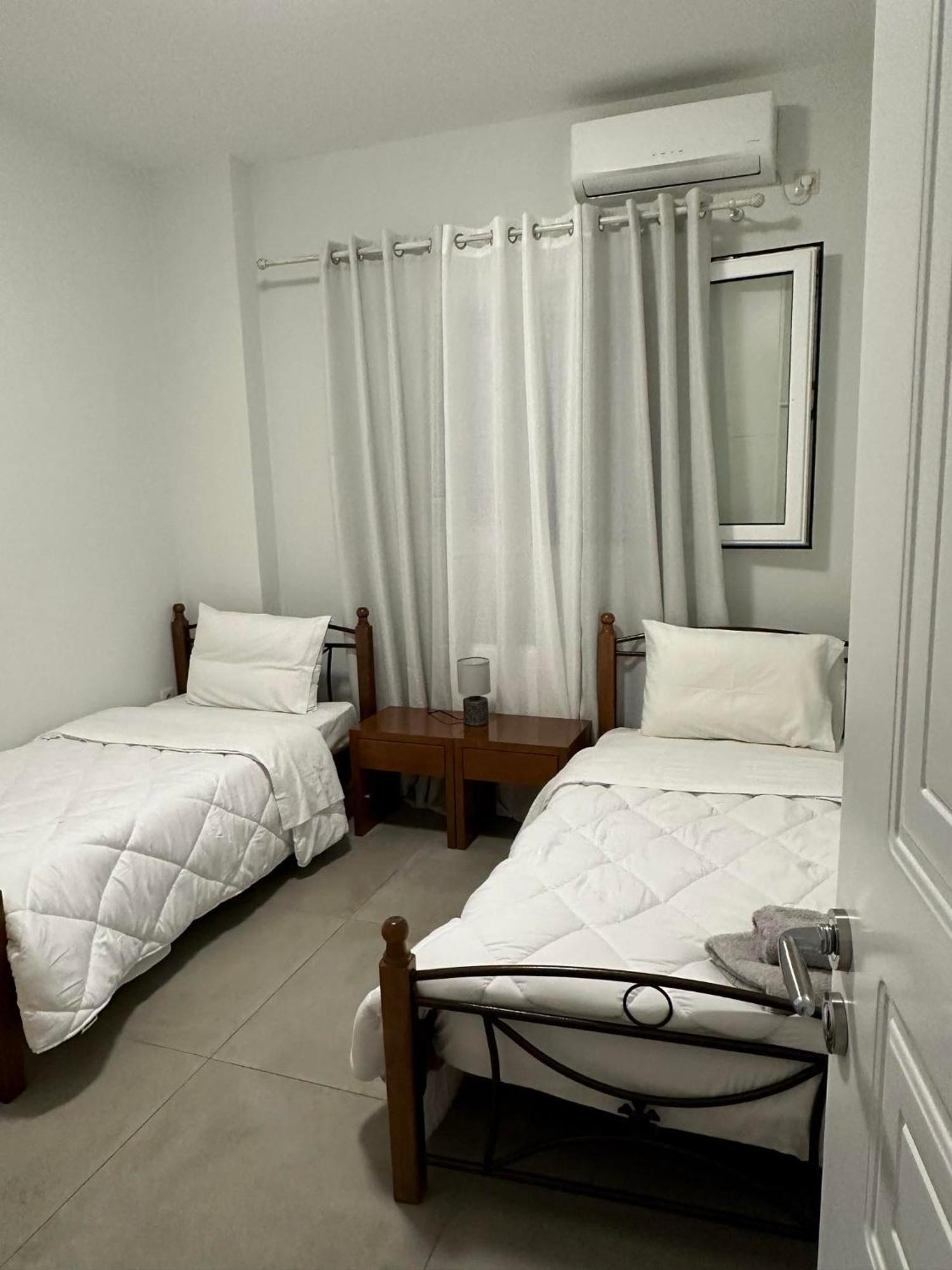 Mimozas Apartment ปอร์โตเฮลี ภายนอก รูปภาพ